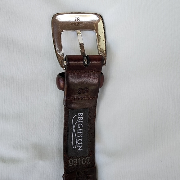 BRIGHTON MEN'S CORDOVAN LEATHER BELT,size 32 with 7 silver Golf studs - Picture 3 of 4